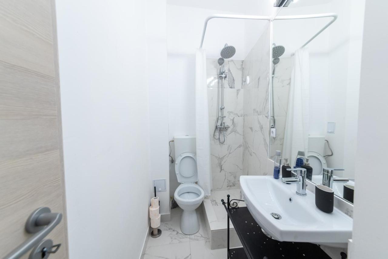 Heights Accommodation City Center ブカレスト エクステリア 写真